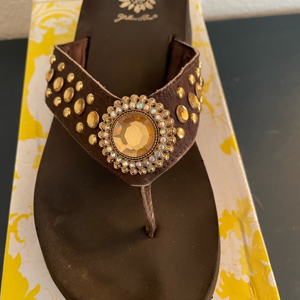 Platform Yellow Box Sandals, size 8 1/2